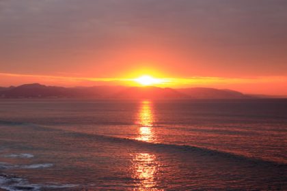 江の島と太陽 江の島と太陽