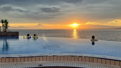 夏のサンセット、富士山のシルエット