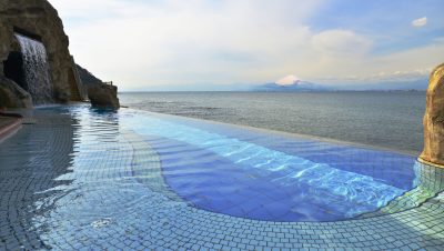 露天泉から望む富士山