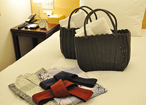 湯カゴをお持ちください